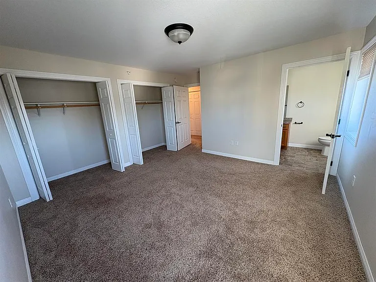 3707 S Broadway St — Photo 28