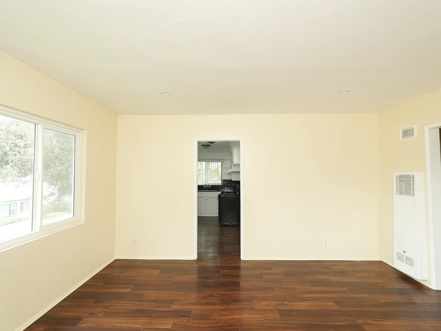 12809 Oak St — Photo 2