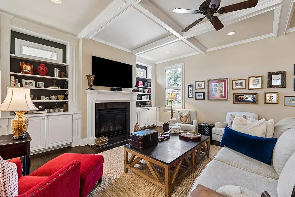 4 bed, 4.0 bath, 3539 sqft, $4,800 — Photo 3