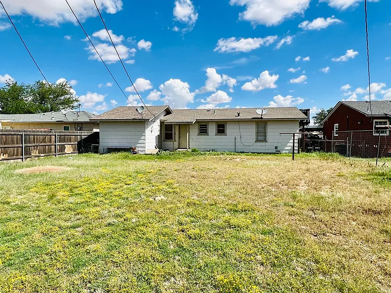 3007 Harvard St — Photo 7