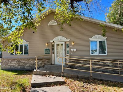 1001 N 5th St, Grand Forks, ND, 58203