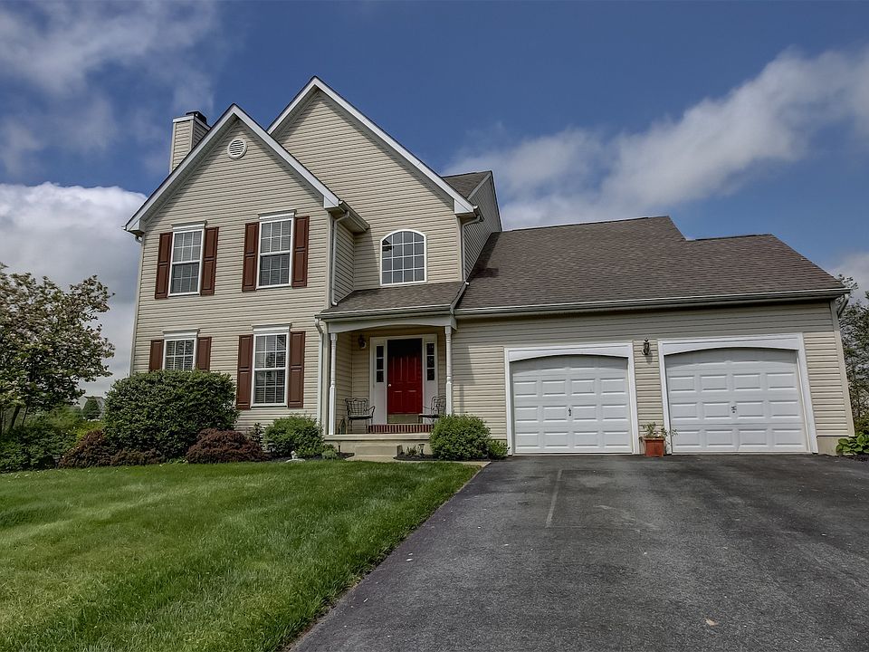 1st image of 830 Slate Hill Dr