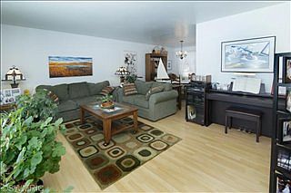 5th image of 688 Knollwood Dr