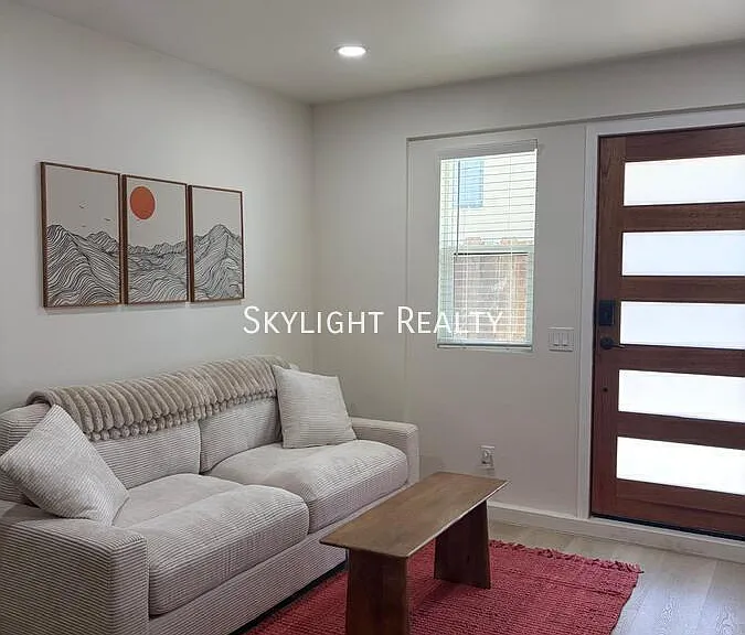 4018 Riviera Dr #1 — Photo 3