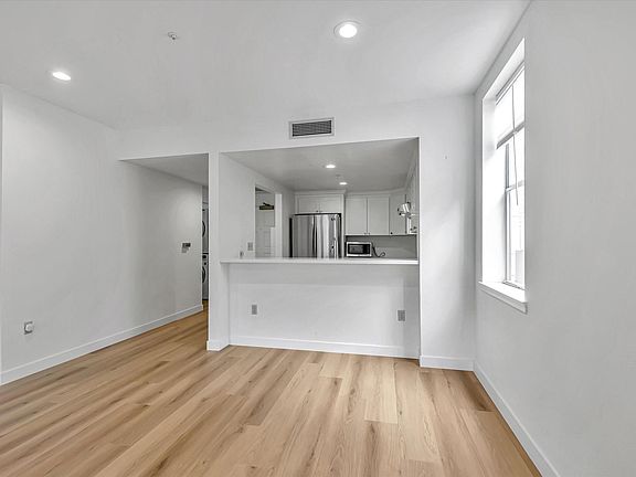 5th image of 550 Ortega Ave APT B119