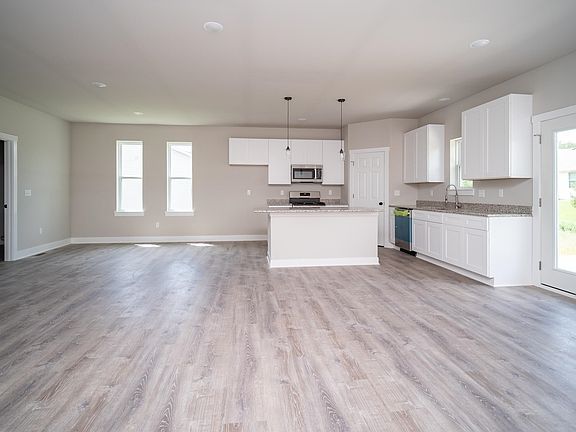 3rd image of 827 Kenai Ct
