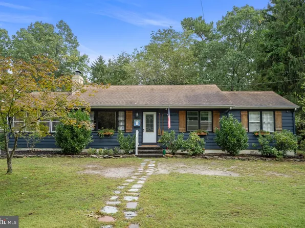 153 Navajo Trl, Medford Lakes, NJ 08055