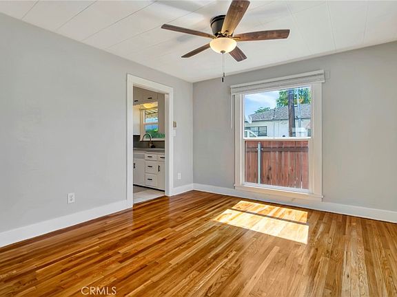 5th image of 714 E Chapman Ave