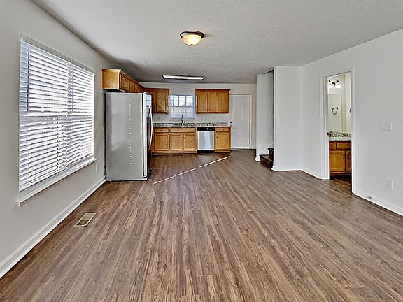 3rd image of 1519 John Galt Dr