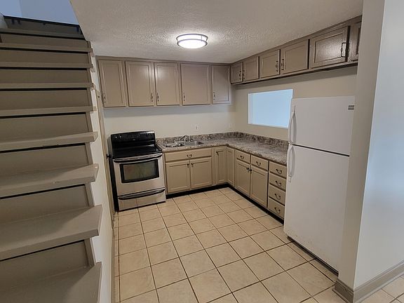 5th image of 416 Hogan Cir