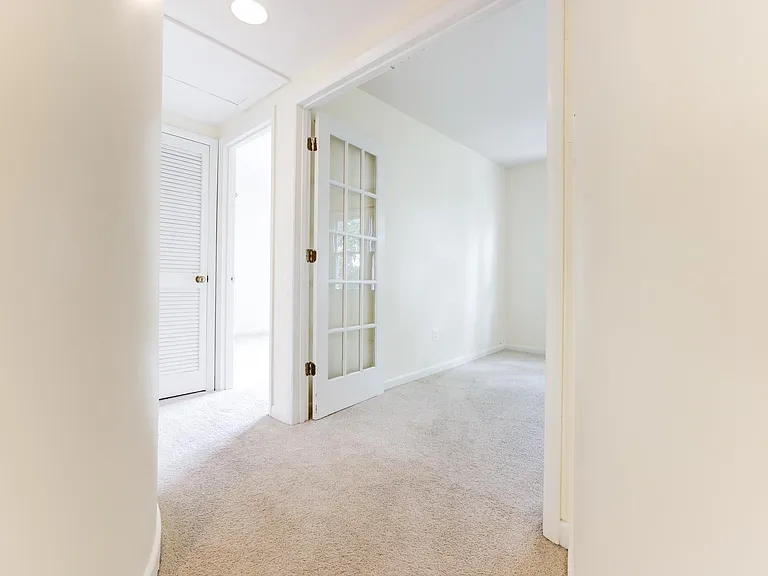 8509 Jeffersonian Ct — Photo 26