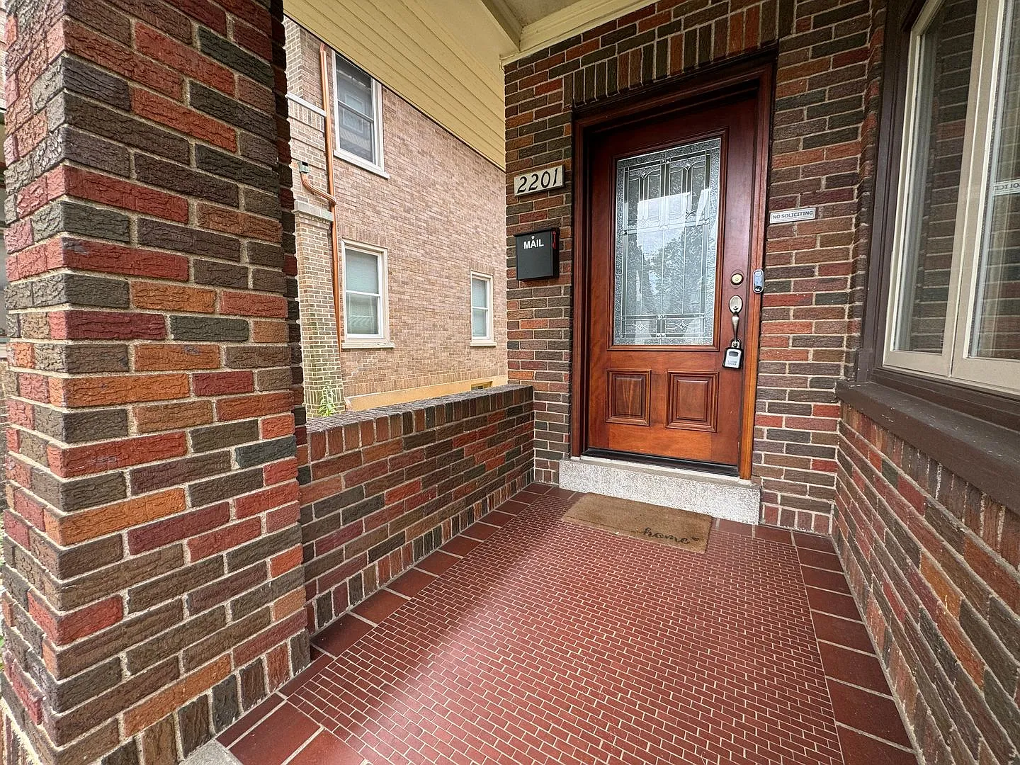 Stunning Five Bedroom/ Three And A Half Bath West End Home — Photo 2