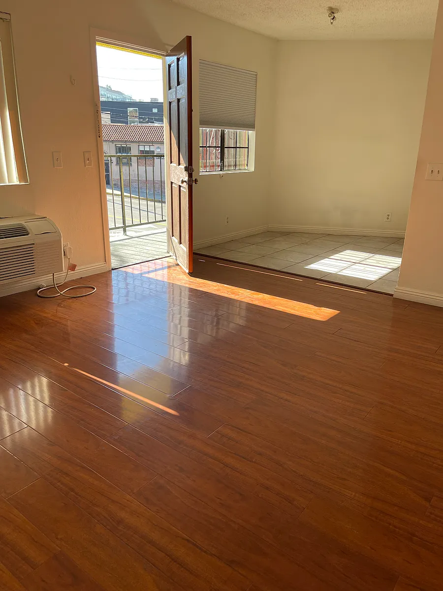 Building Photo - 1285 Vin Scully Ave #1