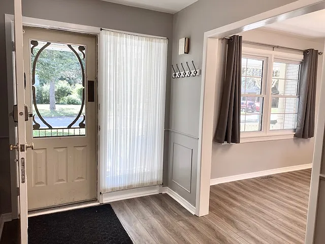 843 Driftwood Road London — Photo 4