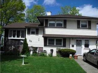 28 Bernath St, Carteret, NJ 07008
