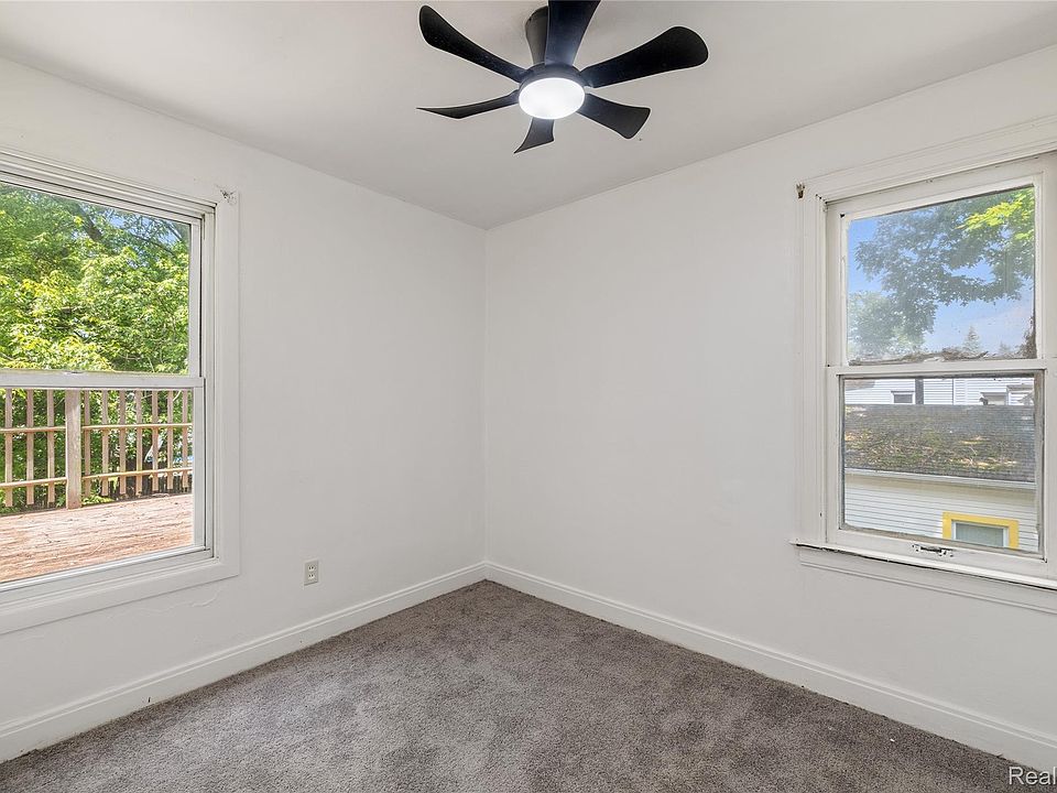 242 Crocker Blvd, photo 15