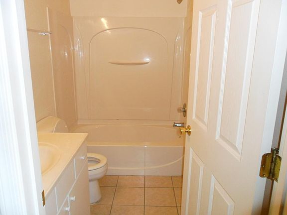 5th image of 1327 N Park Ave