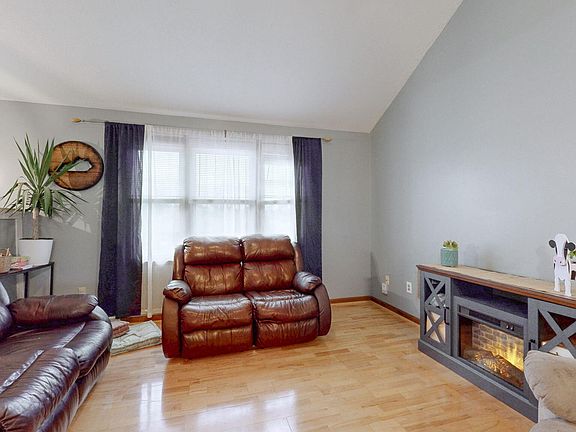 4th image of 303 Peachtree Dr