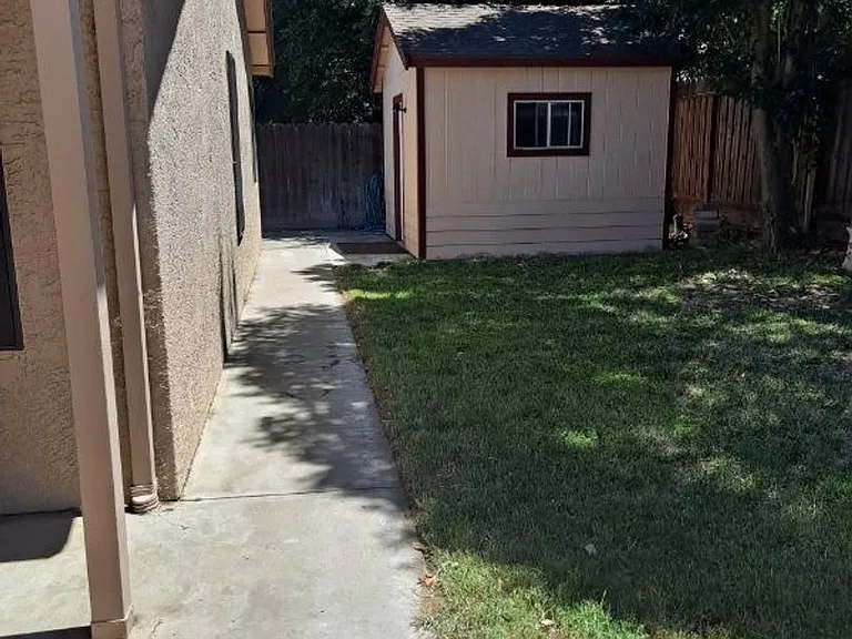 1532 Wawona St — Photo 6