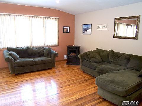 4th image of 57 Lynda Dr