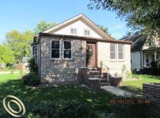 145 Crocker Blvd, Mount Clemens, MI 48043