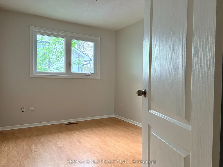 166 Harmony Rd S — Photo 14
