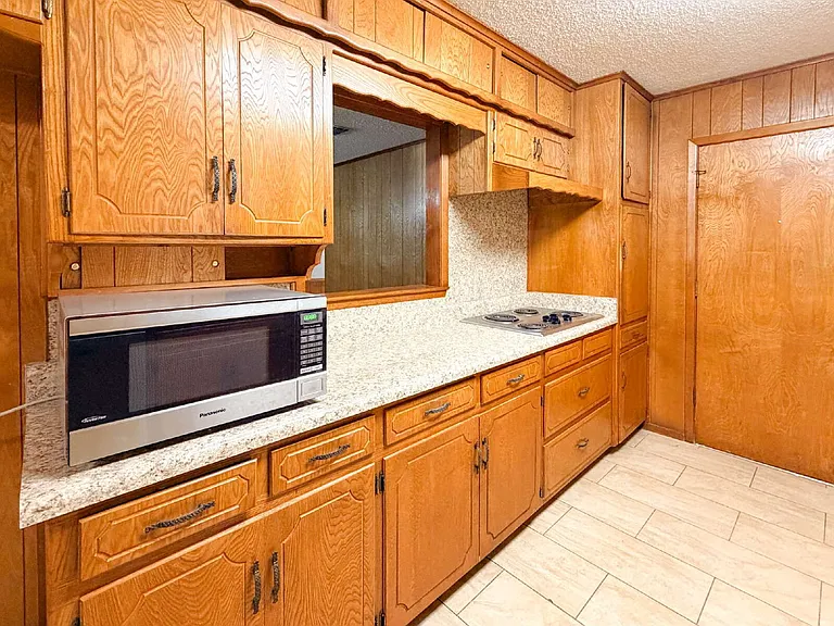 3708 Holland Dr — Photo 12