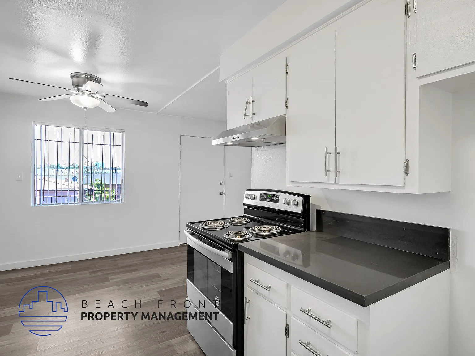 1576 Elm Ave. — Photo 4