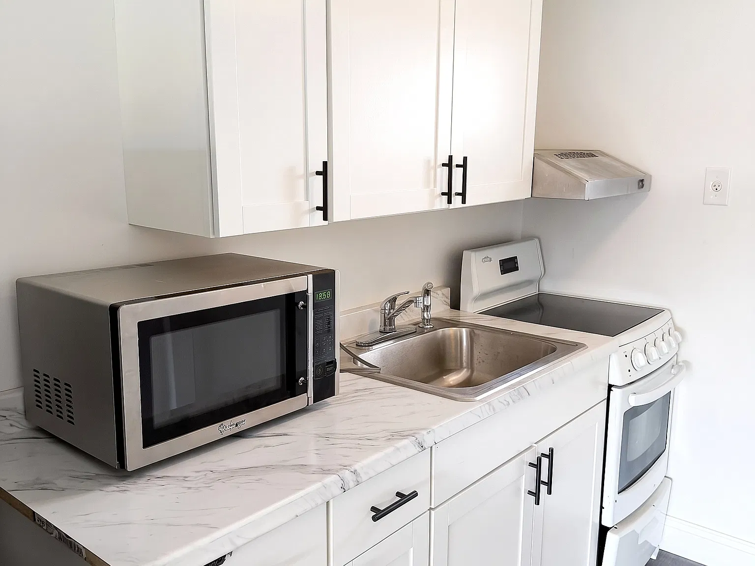 1 bed, $1,300 — Photo 3
