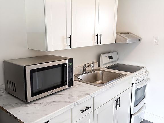 3rd image of 2100 Cassandra Ln #306