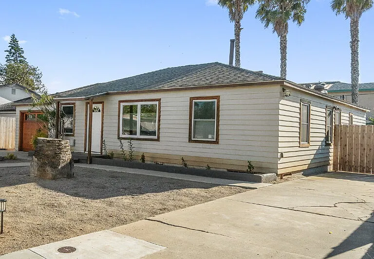 656 Corvina St — Photo 26