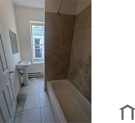 3rd image of 1734 N Aberdeen St #2