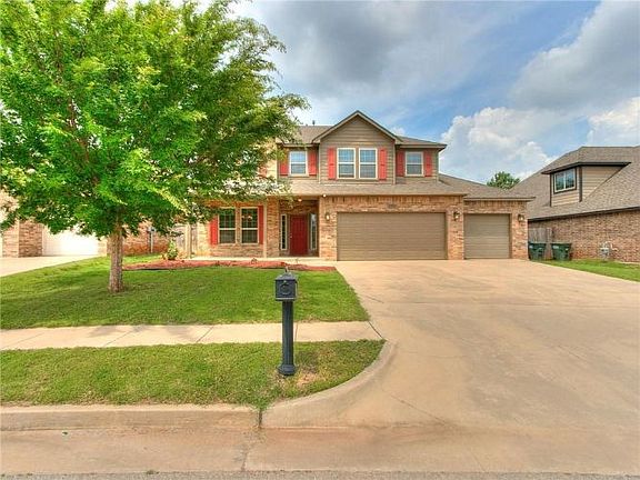 2nd image of 2901 Marigold Ln