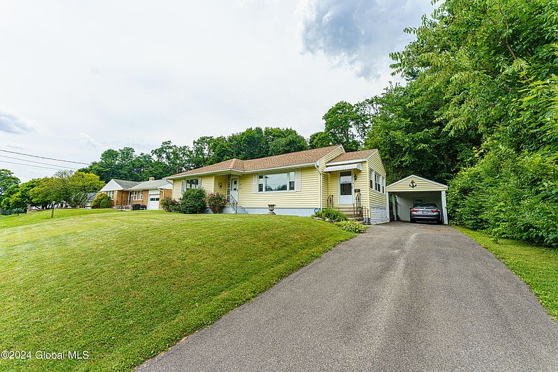 2nd image of 2517 Lavin Court