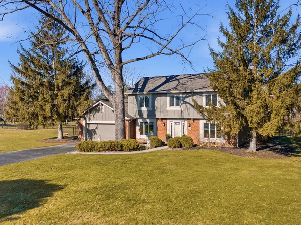 25 Forest Ridge Ct, Fishers, IN 46037