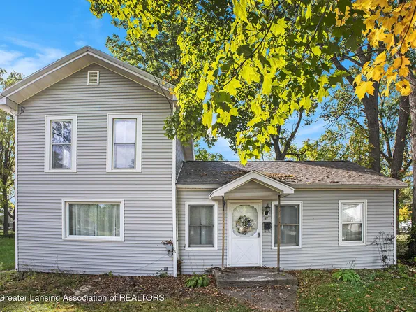 715 N Clinton Ave, Saint Johns, MI 48879