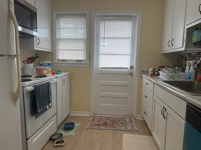 633 E College Ave — Photo 16