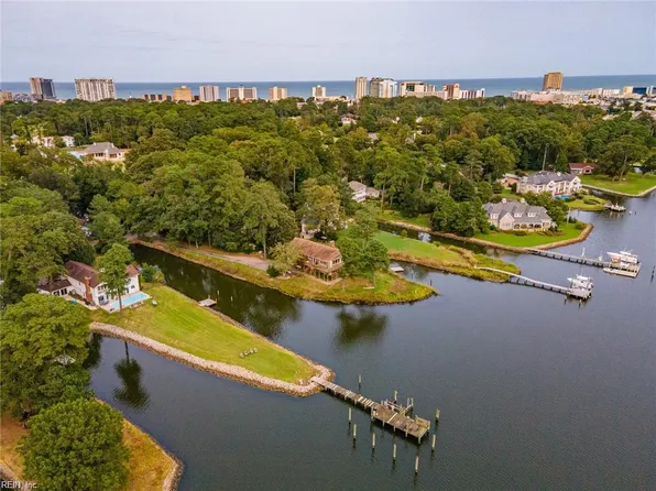 122 Pinewood Rd, Virginia Beach, VA 23451