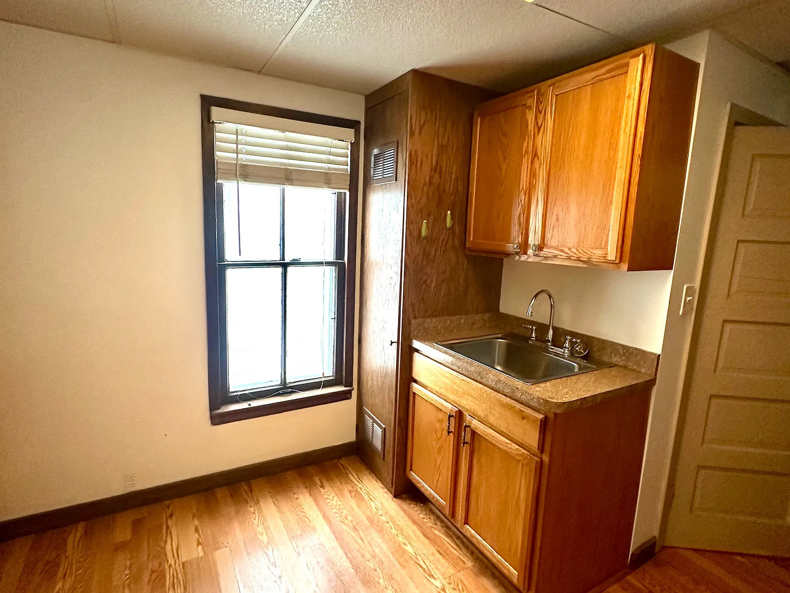 1 bed, 700 sqft, $1,175 — Photo 3