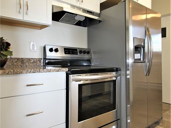5th image of 5015 S Sheridan Ave