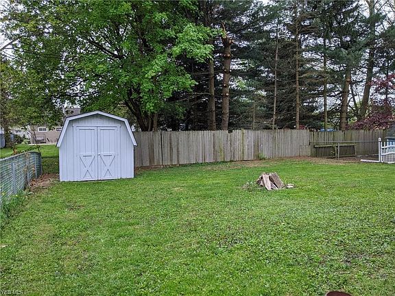 3rd image of 3730 Louise St
