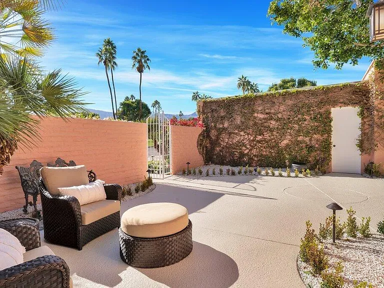 47126 El Menara Cir — Photo 3