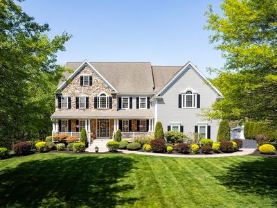 14 Oak St, Hopkinton, MA, 01748