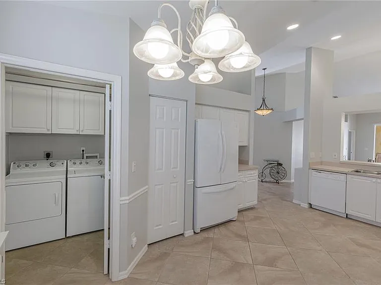 5502 Greenwood Cir #1 — Photo 11