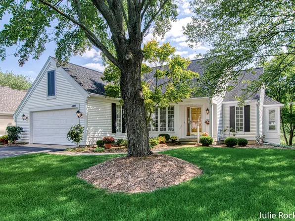 4488 Thornberry Dr SE, Kentwood, MI 49546