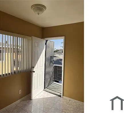 116 E Alondra Blvd #F — Photo 6