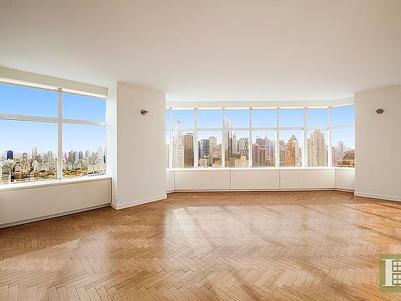 2nd image of 160 W 66th St APT 47D