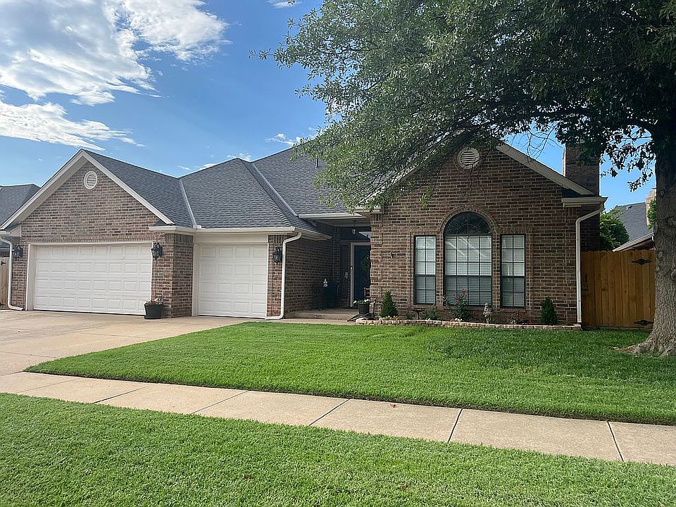 1st image of 809 NW 143rd St