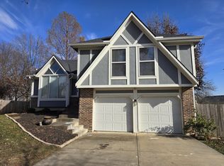 6313 Aminda St, Shawnee, KS 66226