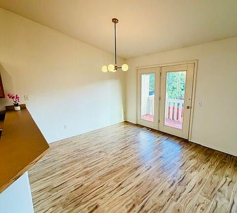 3rd image of 2213 Ridgemont Dr